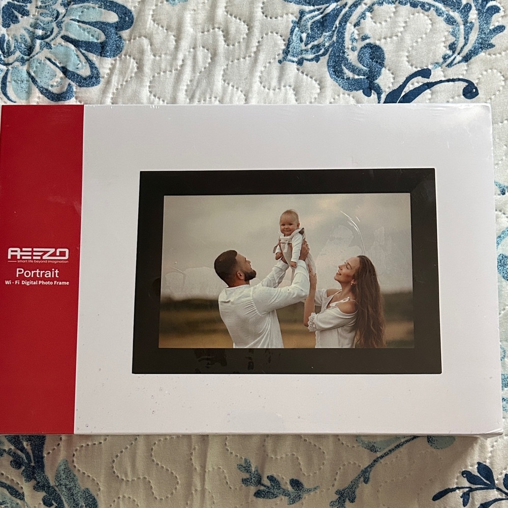 NWT Black Wi-Fi Digital Photo Frame